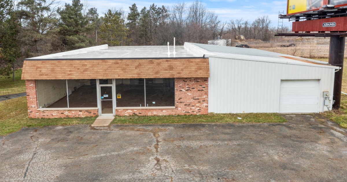 Commercial Property For Sale 5091 Lansing Road, Charlotte, Michigan 48813